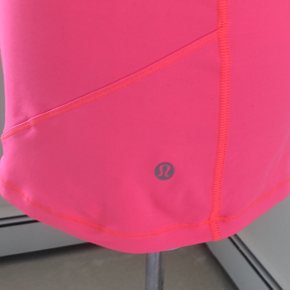Lululemon tank - Picture 2 of 8